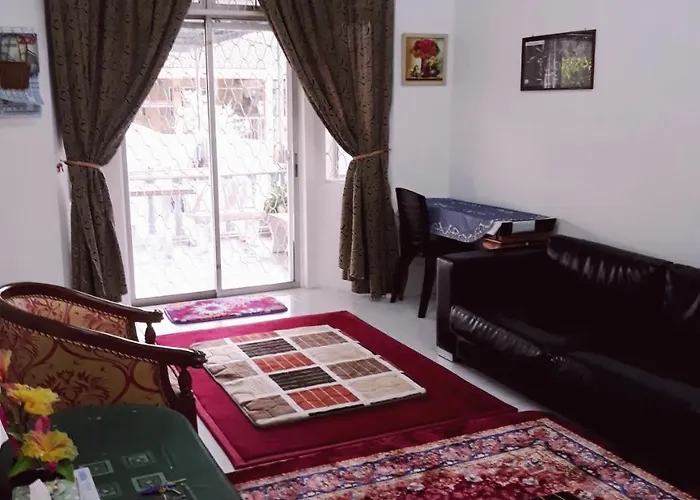 Tsa Jitra Homestay